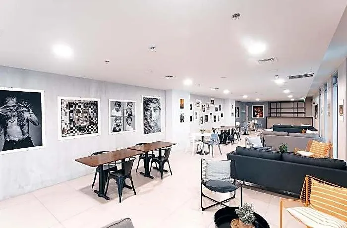 The Cityflats Circuit Makati Hotel 3*