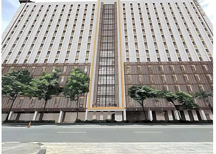 Hotel The Cityflats Circuit Makati 3*